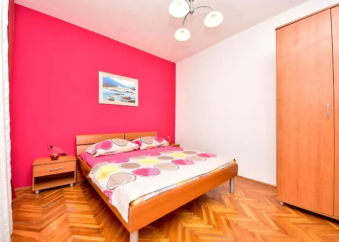 Lidija By Interhome Apartman *